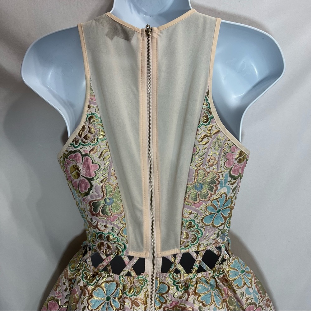 English Rose Floral Dress - Picture 4 of 8